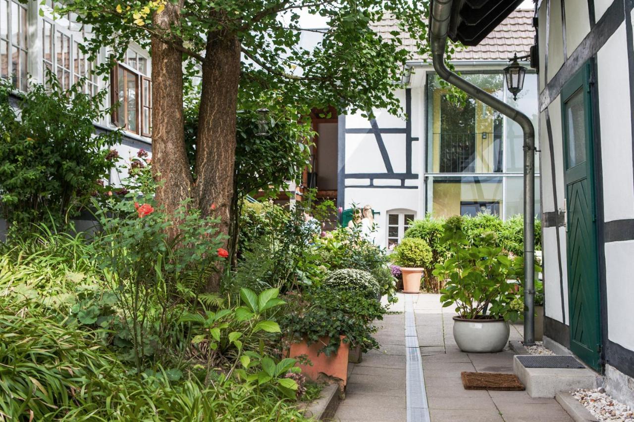 Ferienhaus im Fachwerkhof 'Haus in Bewegung' Seelscheid Exterior foto
